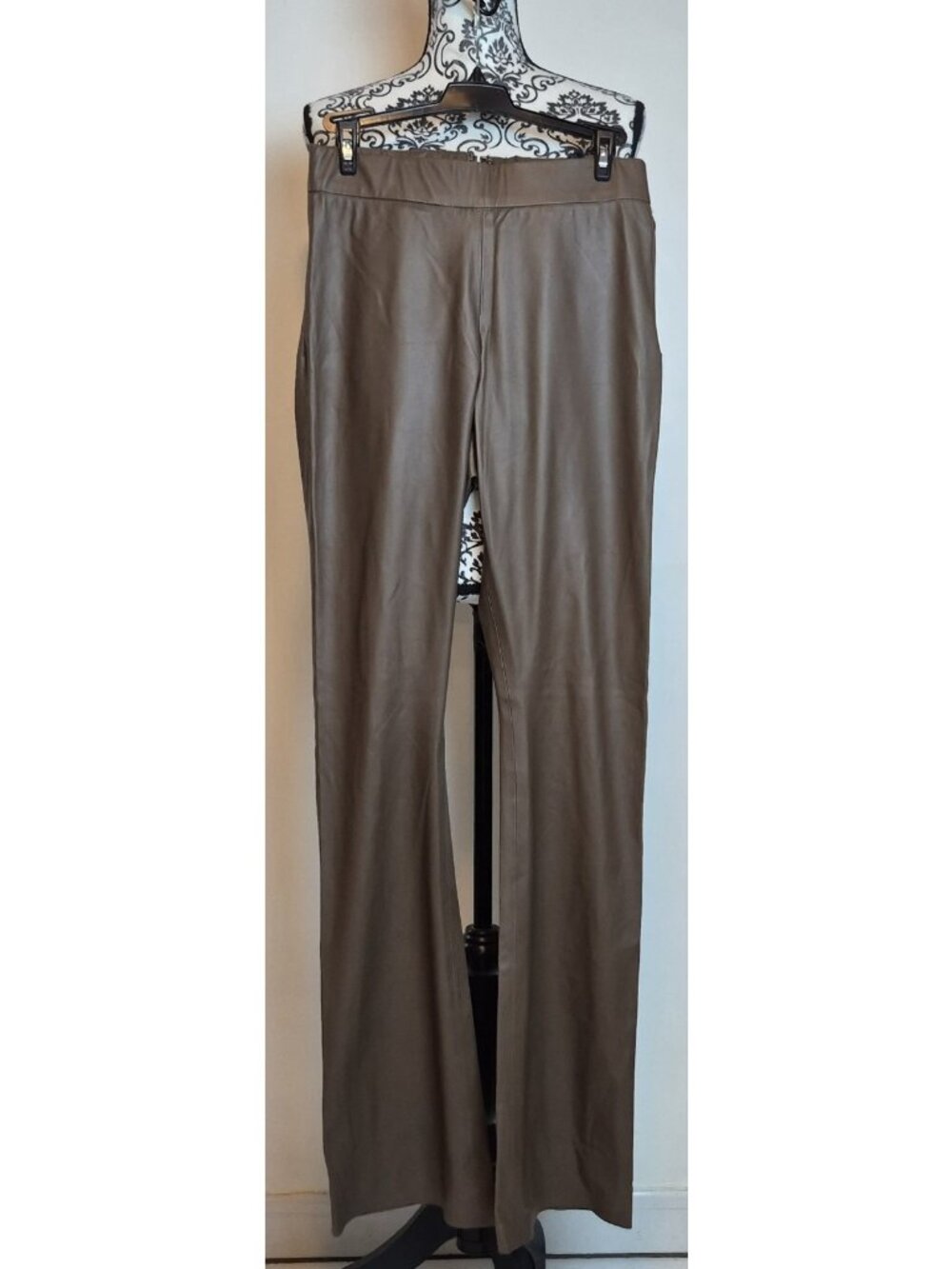 BLANKNYC Womens Faux Vegan Leather Pants Sz S Brown Back Zip Straight Leg NWT
